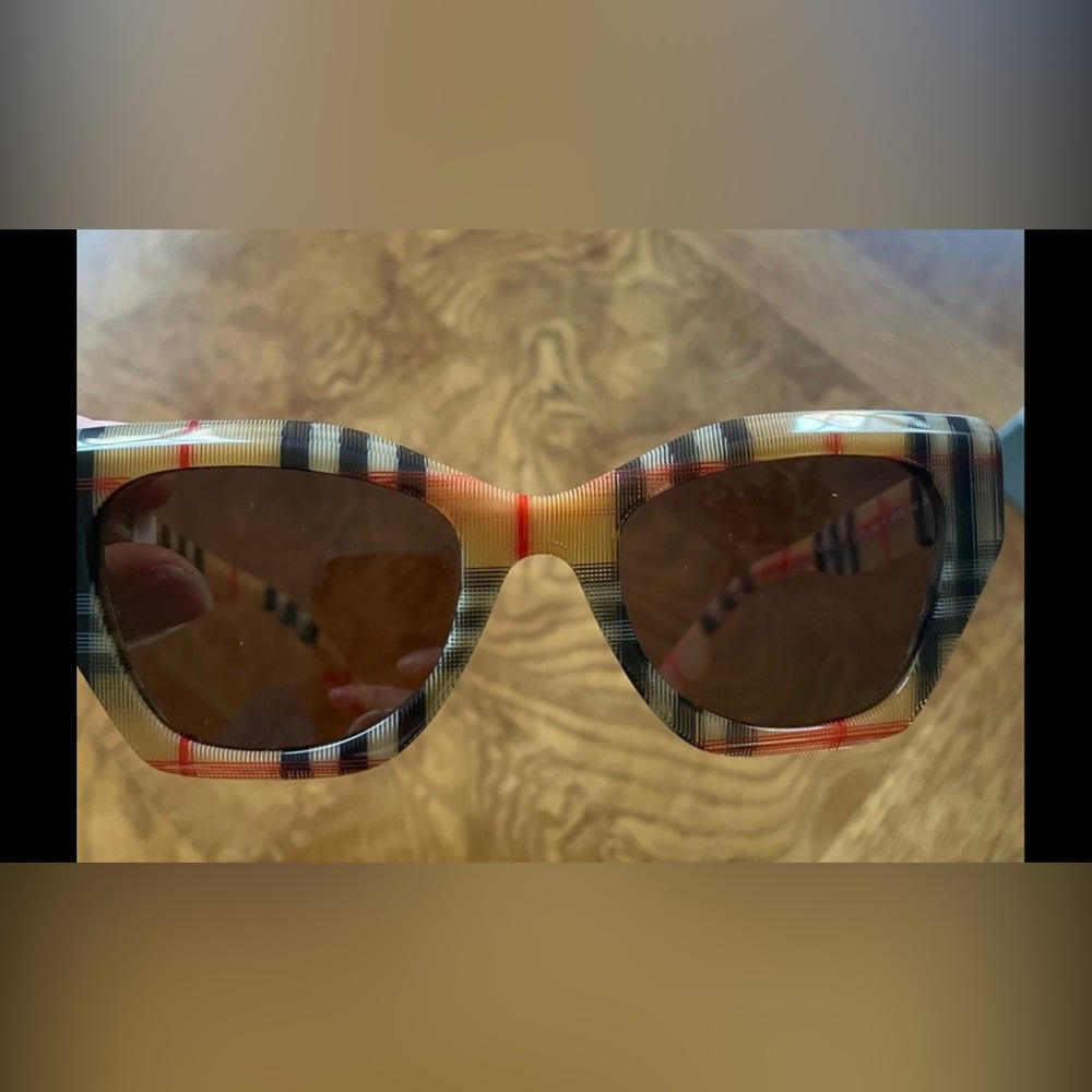 BURBERRY New - Plaid Classic Sunglasses